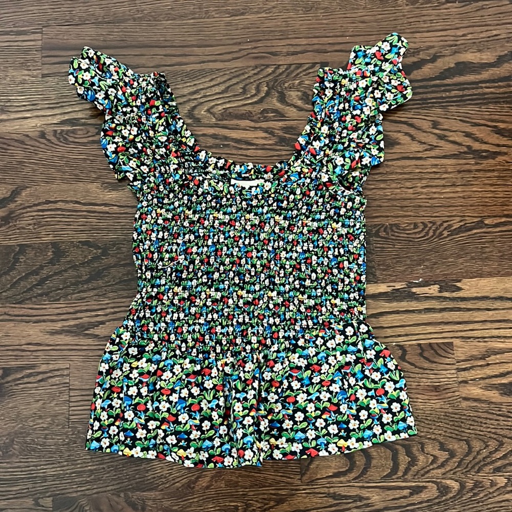 Tuckernuck top